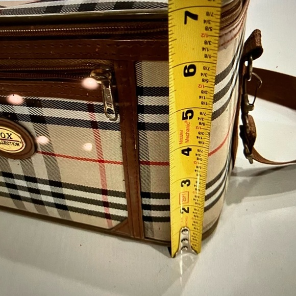 Burberry’s Look- Make Up Case (Not Authentic) - Picture 3 of 10